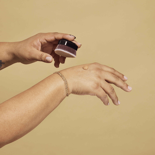 Artistry Future Glow™ Foundation Brush